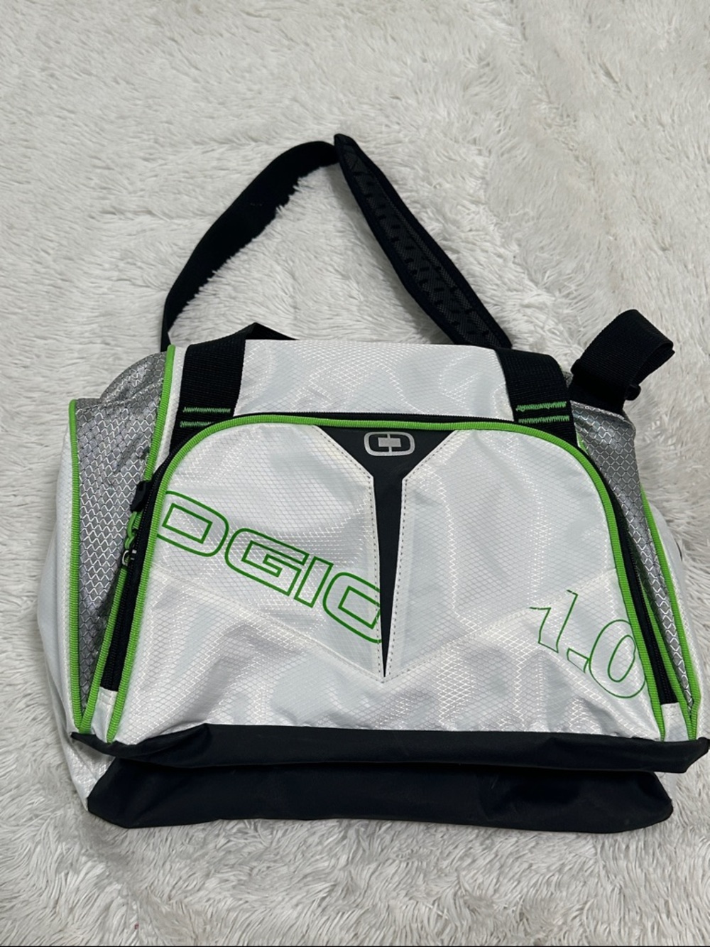🌴 Ogio Duffle Bag